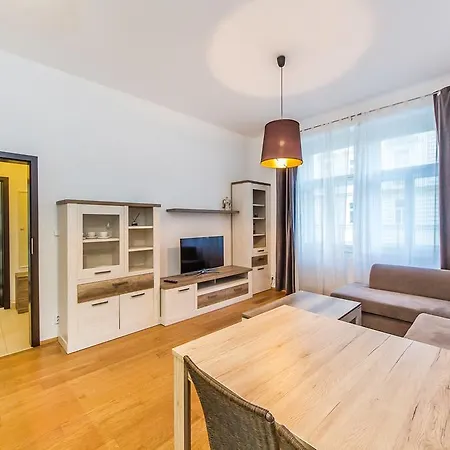Trojicka Luxury * Prága
